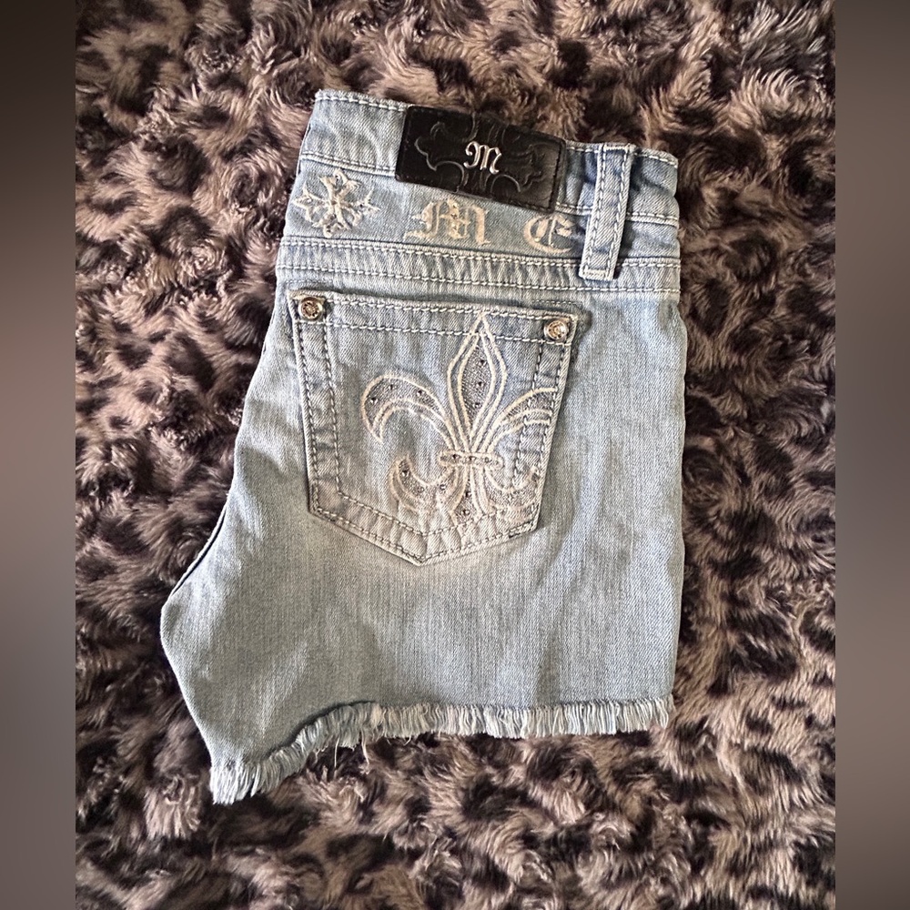 Miss me cut off light wash jean shorts size 29